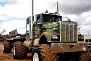 CDLhunter_com #truckinglifestyle #largecar… (1)